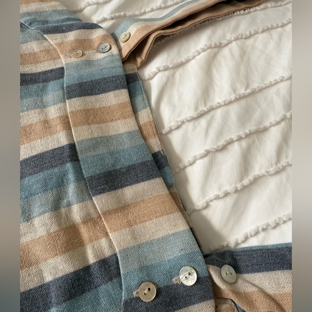 Striped Button-Down Tank Top - Picture 4 of 6